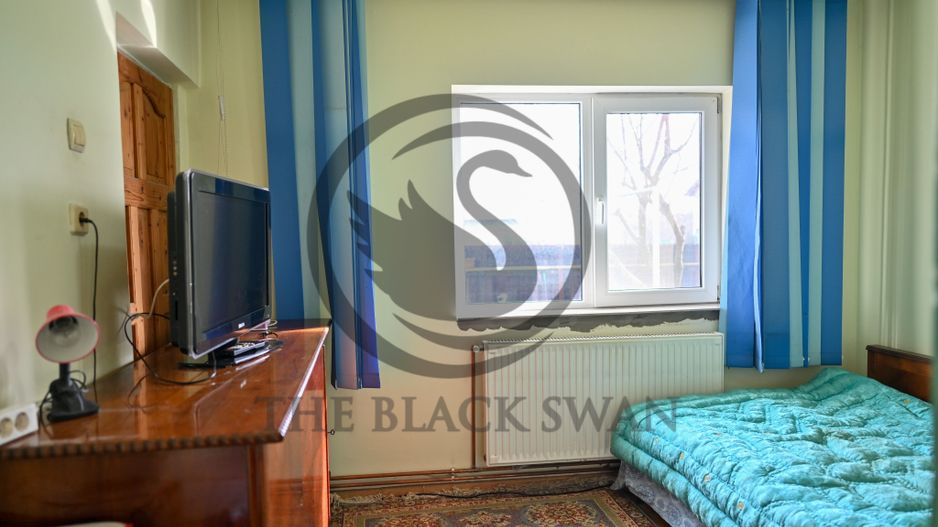 Casa cu 7 camere de vanzare | Zona Centrala, Baicoi | Comision 0% - Poză 13