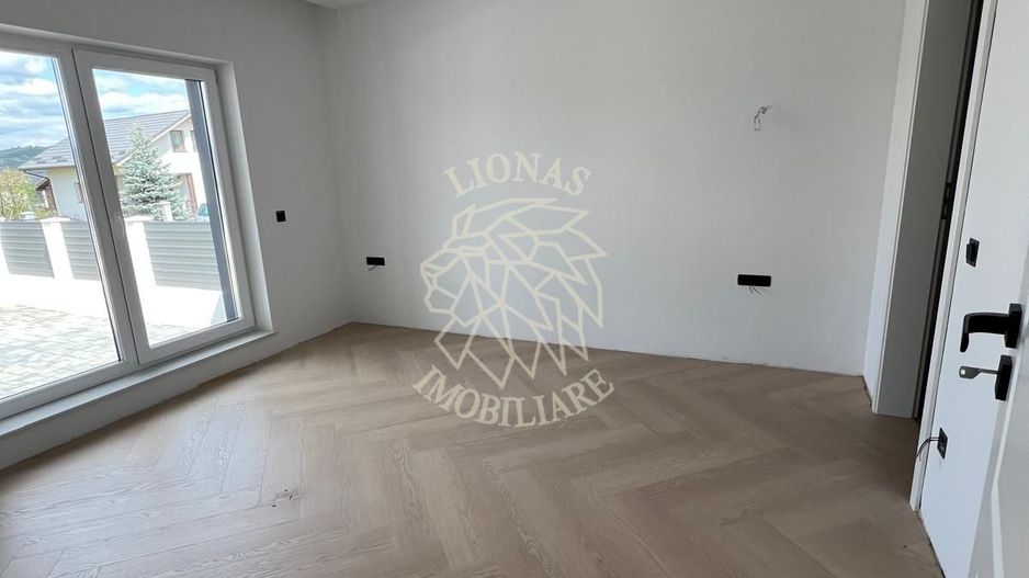 Casa Ultrafinisata 4 camere-teren 500mp-panouri fotovoltaice-Aerodrom - Poză 3