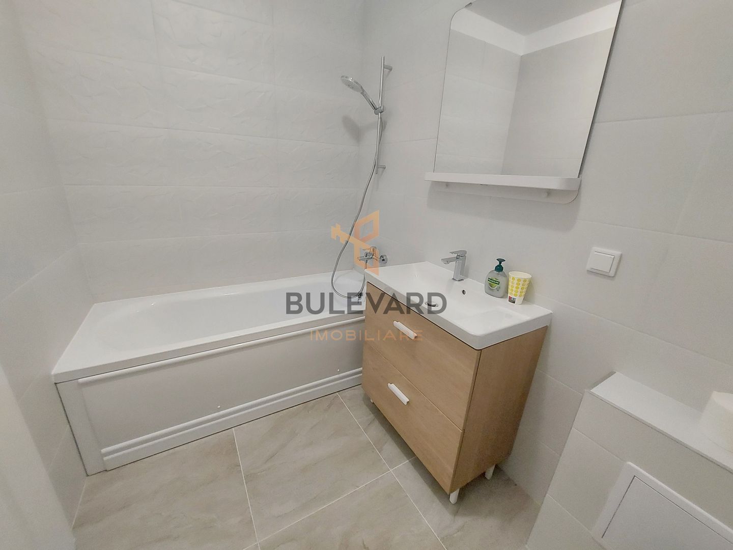 Apartament cu 2 camere , zona Porii! - Poză 6