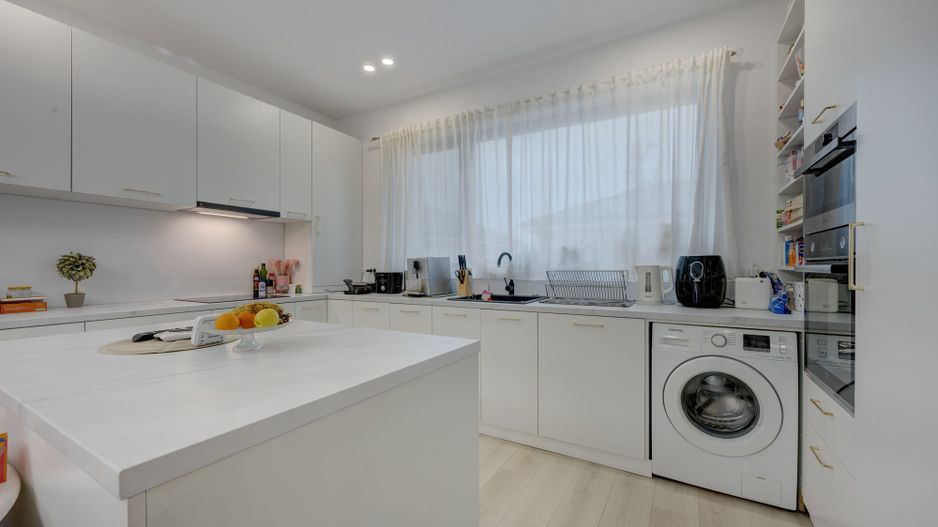 Vila parter mobilata si utilata Tunari - Poză 5