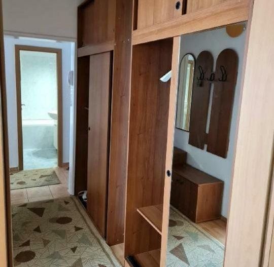 Inchiriez apartament cu 2 camere - Poză 1