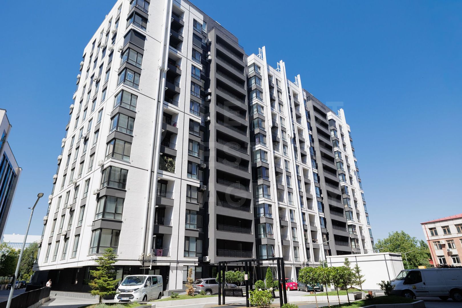 Vânzare, apartament, 3 camere, str. Calea Ieșilor, Sculeni - Poză 1