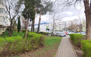 Apartament luminos cu vedere spre biserică, într-un cartier verde și liniștit. - Poză 25