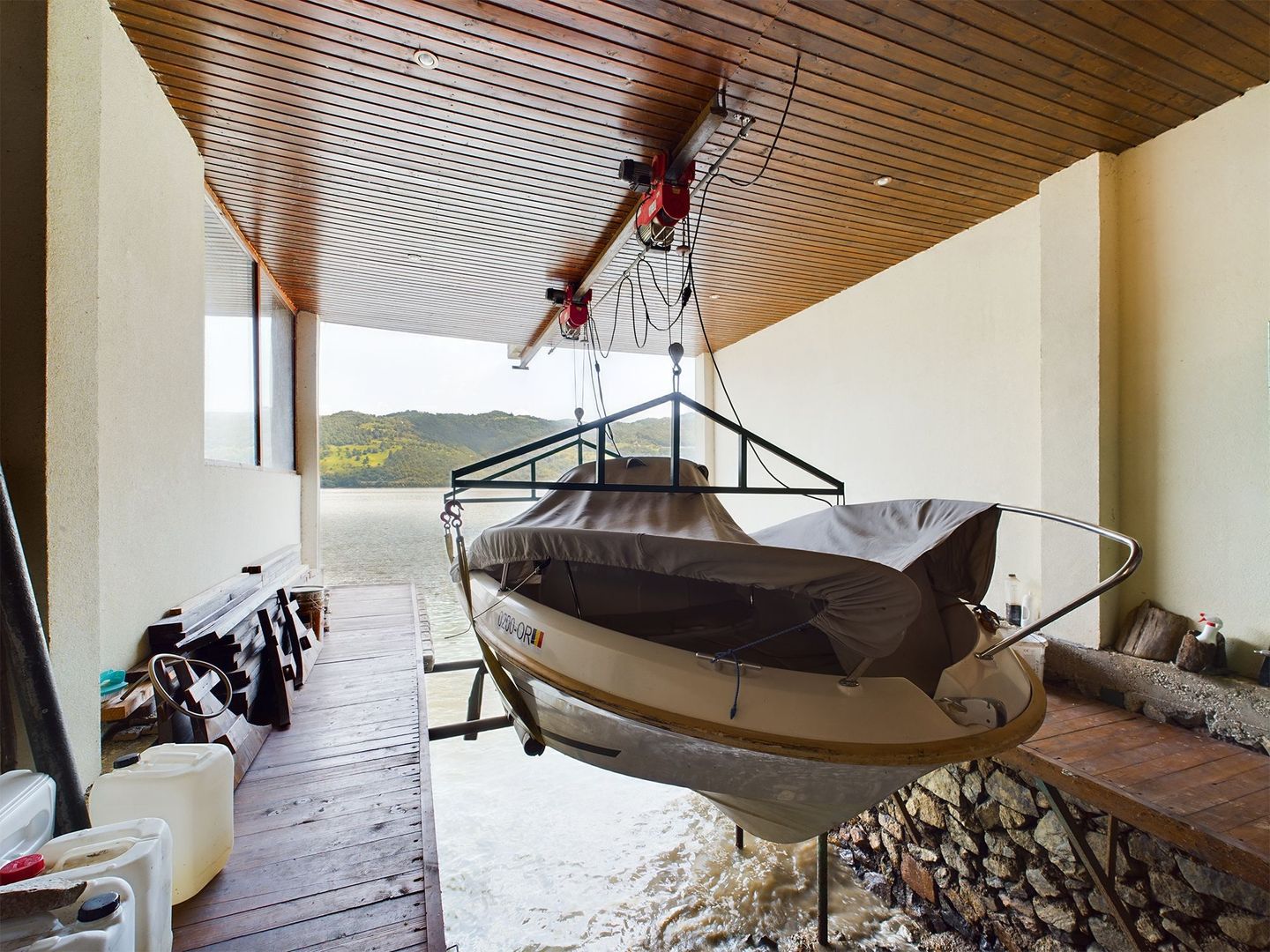 Pensiune de Lux pe Malul Dunării în Dubova - Poză 12