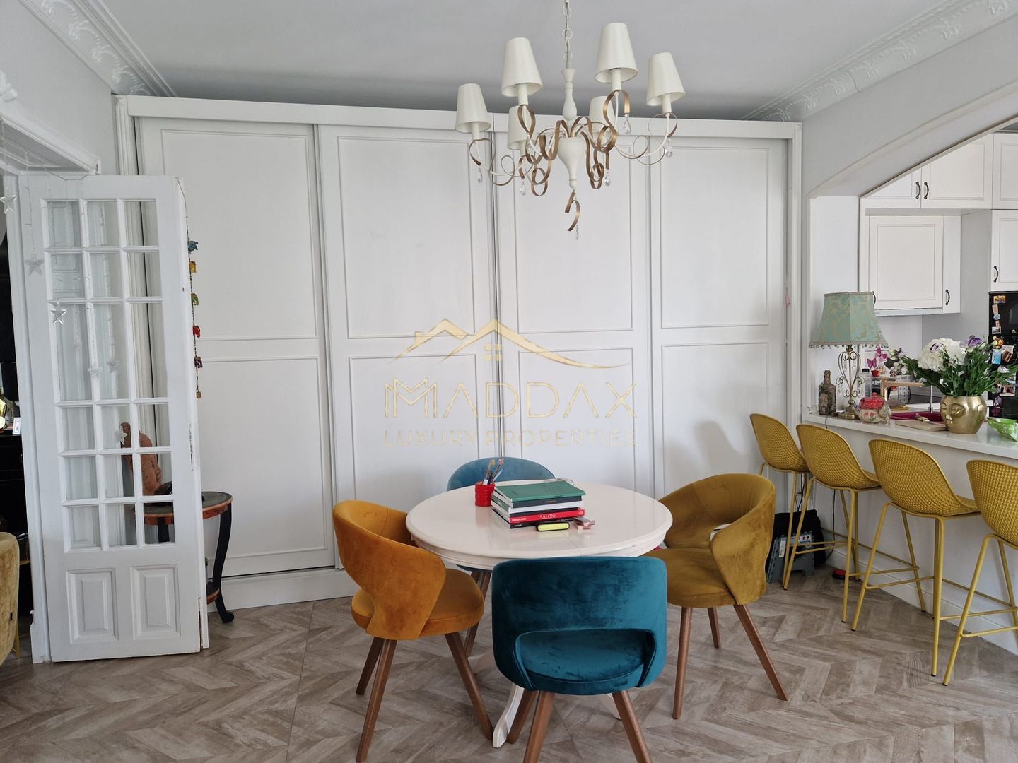 Apartament de Lux în Vilă Interbelică | Zona Cașin - Arcul de Triumf | Renovat - Poză 1