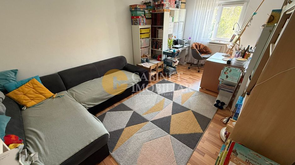 3 Camere Decomandat - Etaj 2  - Zona Galata/ Biserica Galbena - Poză 2