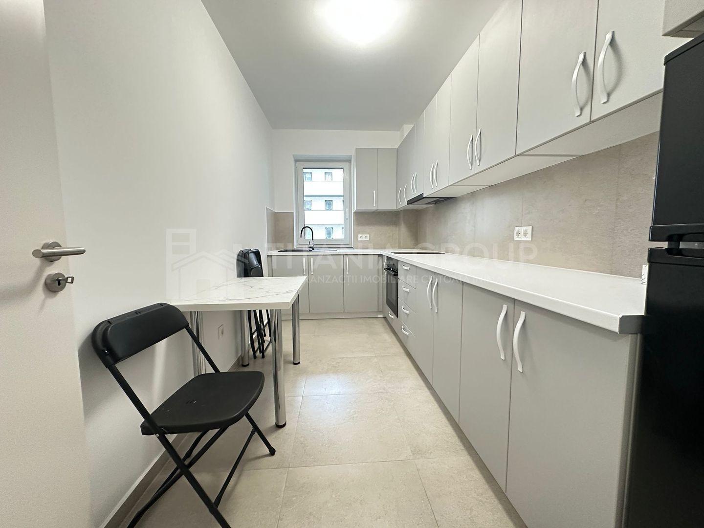 Garsonieră modernă, cu loc de parcare - Qualis I, Coresi - Poză 3