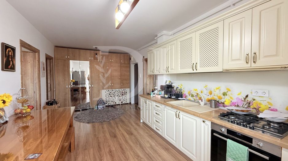 Apartament la cheie / etaj intermediar / Zona Florilor - Poză 1