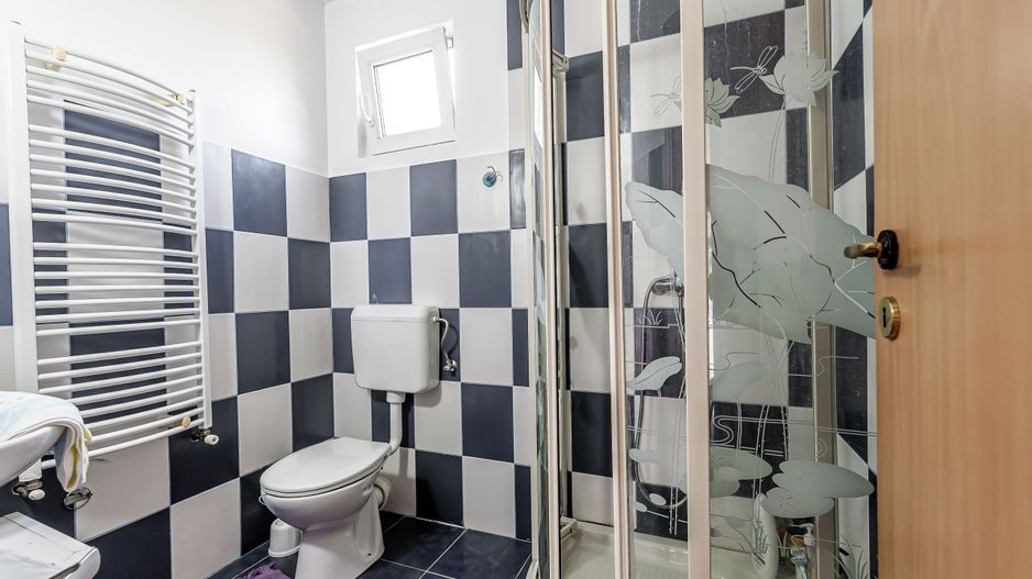 Casă 2008 - 6 camere - teren 1440 mp - Zadareni, Arad - COMISION 0% - Poză 8