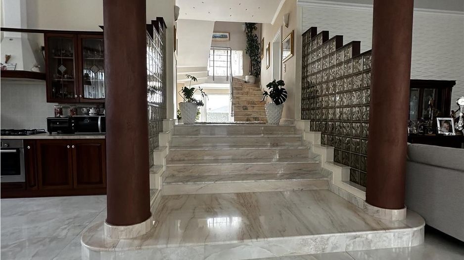 Vila lux cu piscina Sanmartin - Poză 4