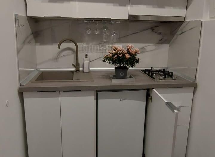 Garsoniera modernă 1 Decembrie, boiler,  AC, etaj 9 - Poză 4