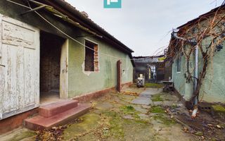 Casă cu teren de 824mp în Pârneava - Poză 11