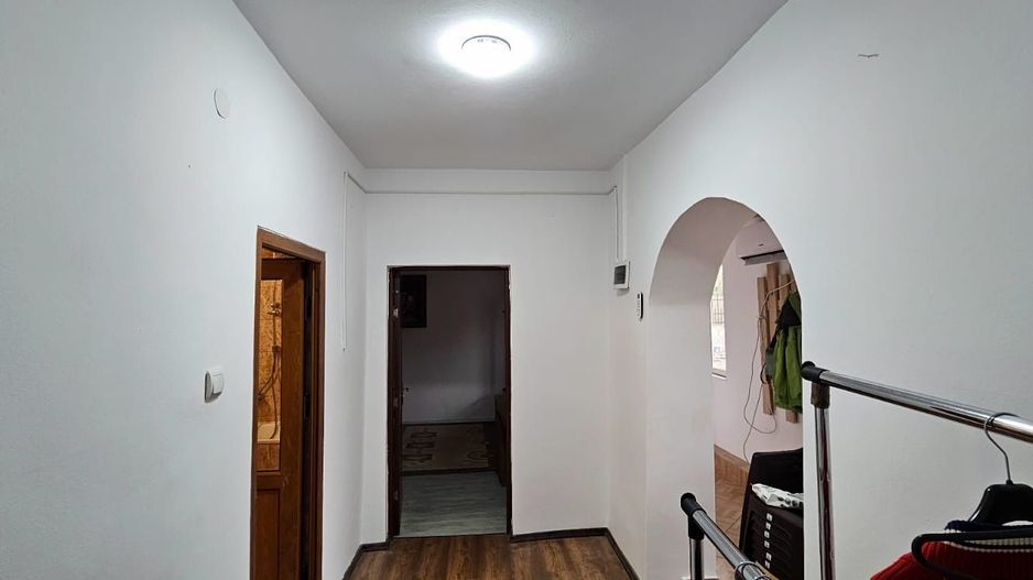 Casa centrala, recent reconsolidata – Strada Traian, Galati - Poză 10
