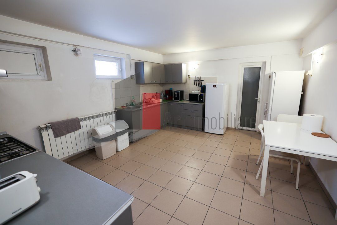 VILA SUPERBA IN DOMENII - ideal birou - Poză 11