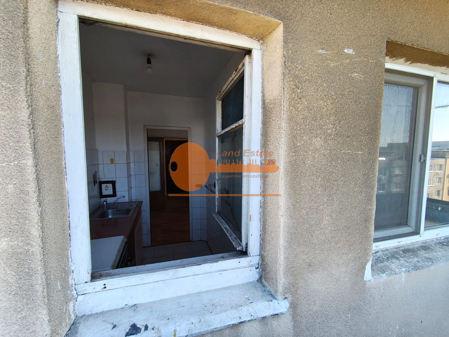 Garsoniera Gorjului-Bloc mixt(200 m metrou-1981) - Poză 10