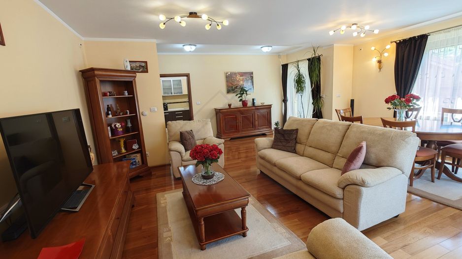 Casa spatioasa. Pretabil si pt. clinica, invatamant, camin varstnici. - Poză 22