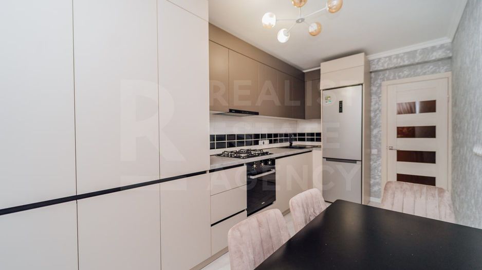 Vânzare, apartament, 1 cameră, str. Decebal , Grătiești - Poză 2