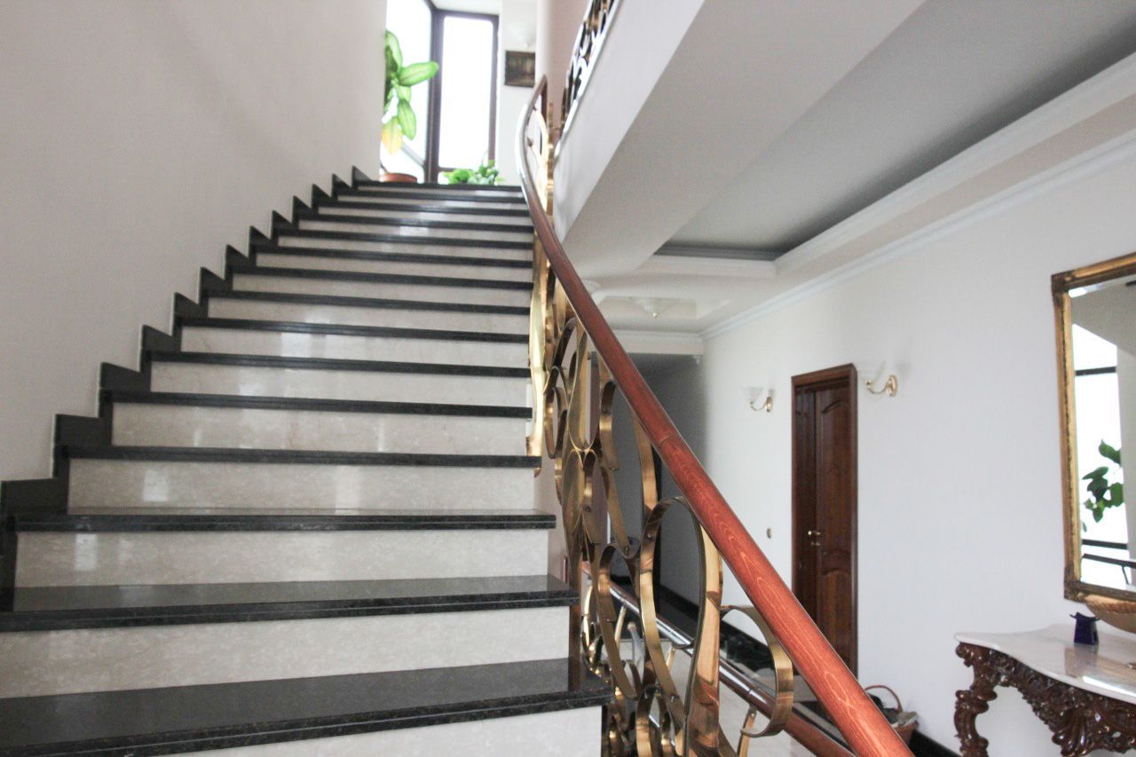 Vila impresionantă cu 15 camere, situată în zona Barbu Văcărescu - Poză 4