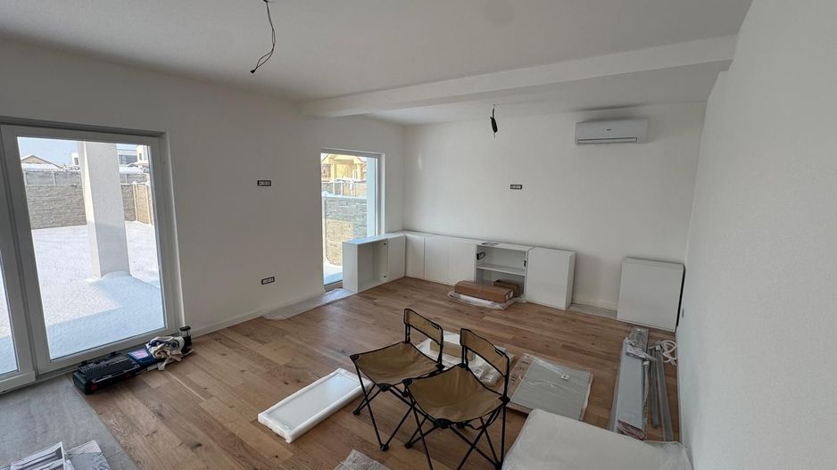 Duplex despărțit prin perete dublu/ Garaj - Poză 7