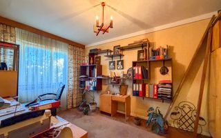 4 camere decomandate etaj intermediar, zona ''La Terenuri" - Poză 3