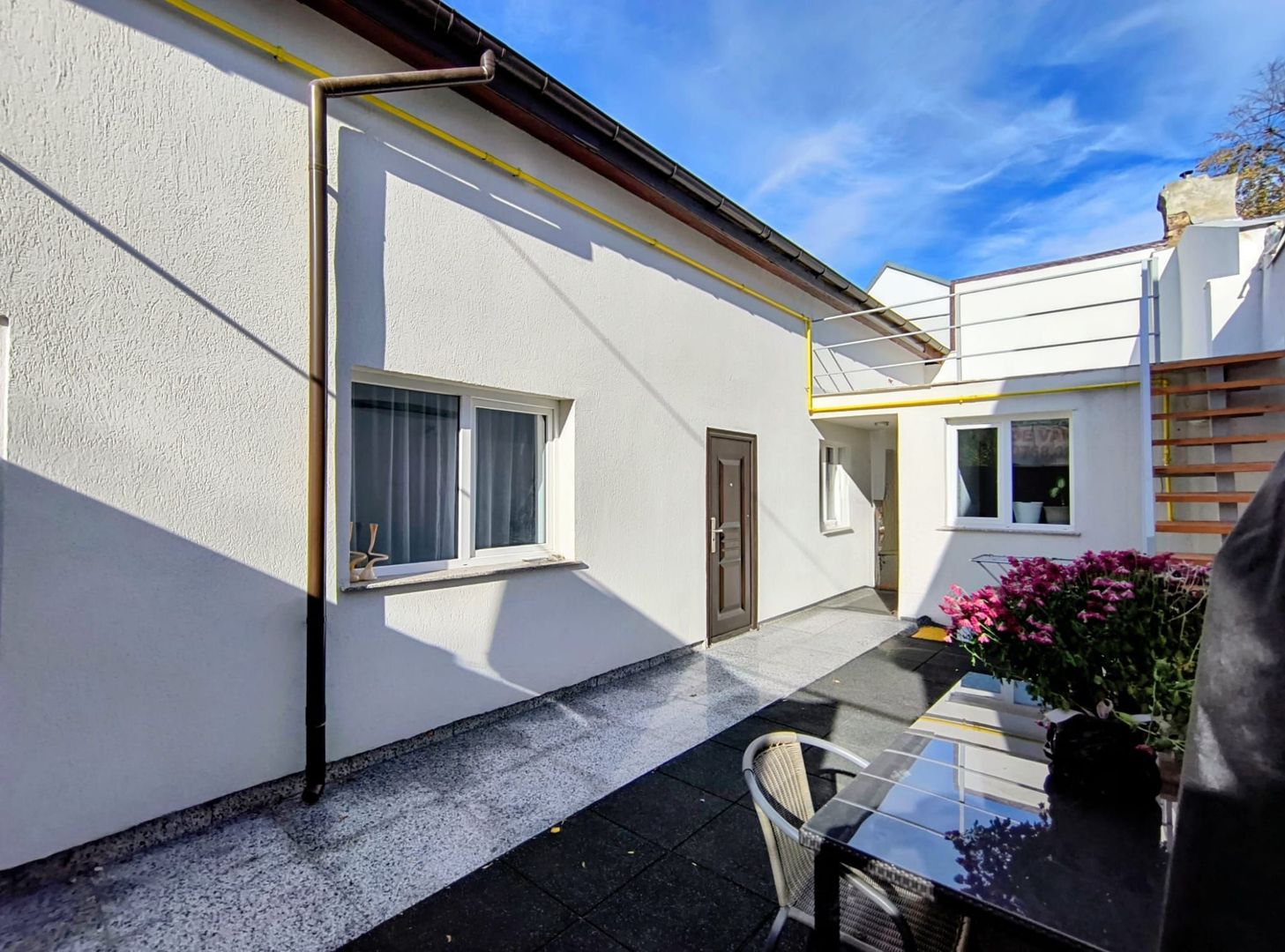 De vanzare casa 2 camere, recent renovata - Zona Domenii-Ion Mihalache - Poză 4