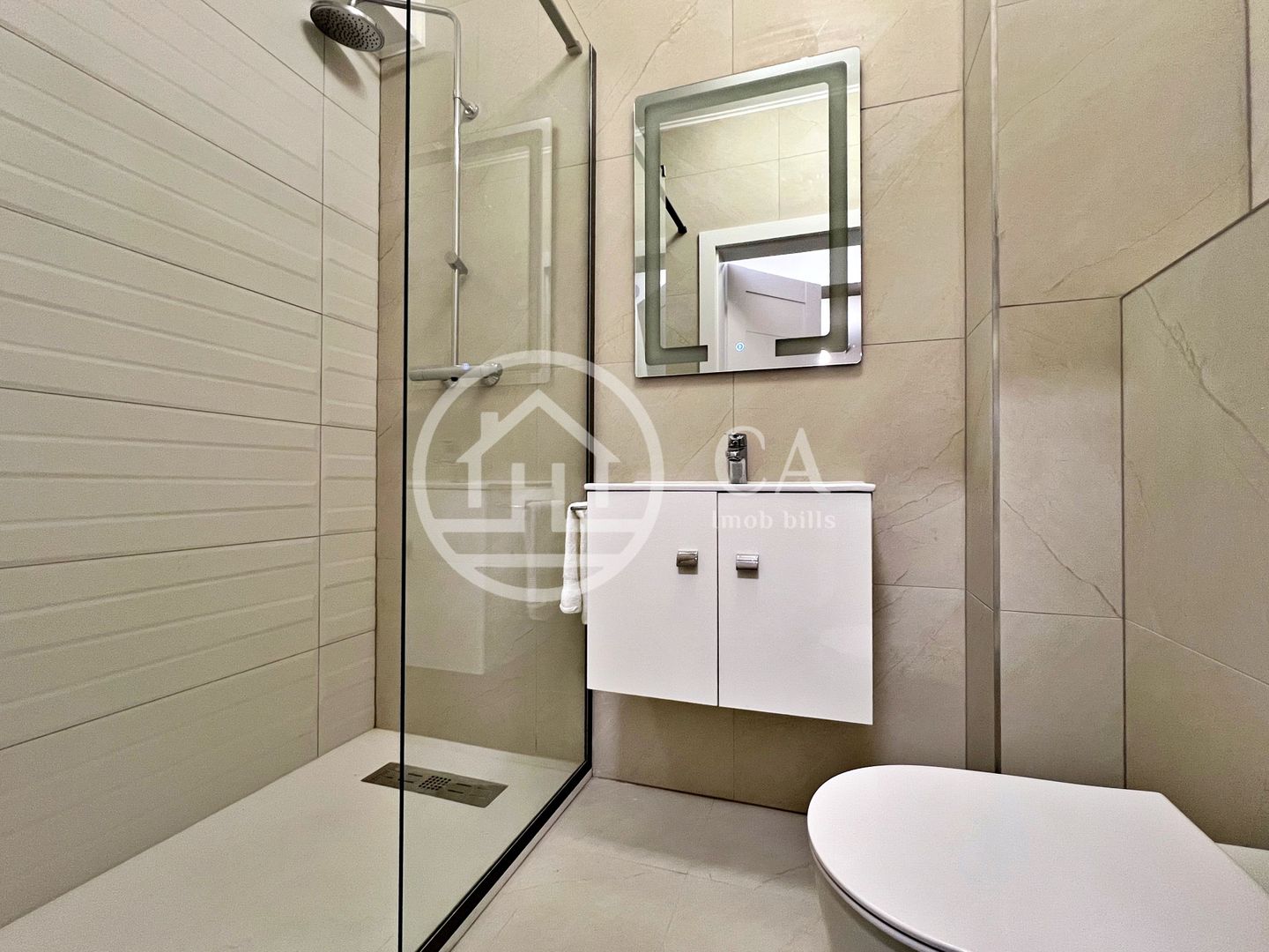 Apartament  cu 3 camere de vanzare in Prima Arena, Oradea - Poză 10