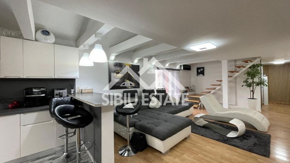 Apartament de vanzare, cu 4 camere,  82.4 mp. -Calea Cisnadiei (Ciresica) - Poză 1