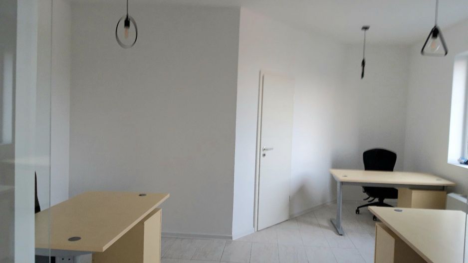 SAD birou cu 4 camere si balcon - Poză 2