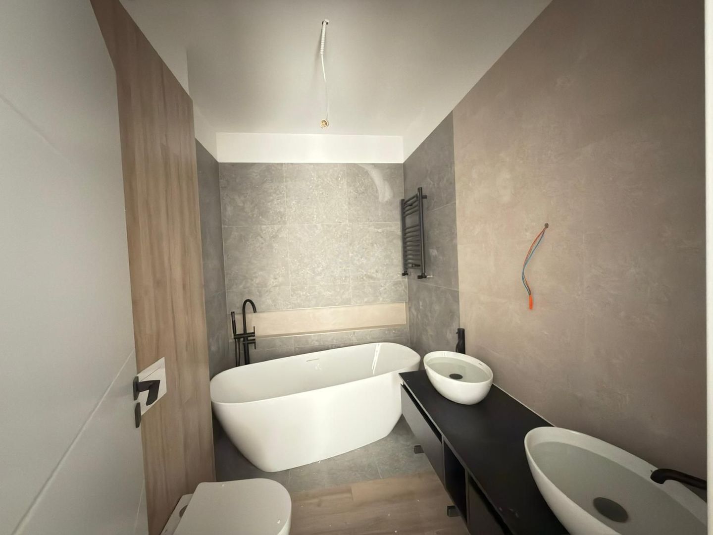 Ap pe 2 niveluri. Decomandat. 2 locuri de parcare. - Poză 12