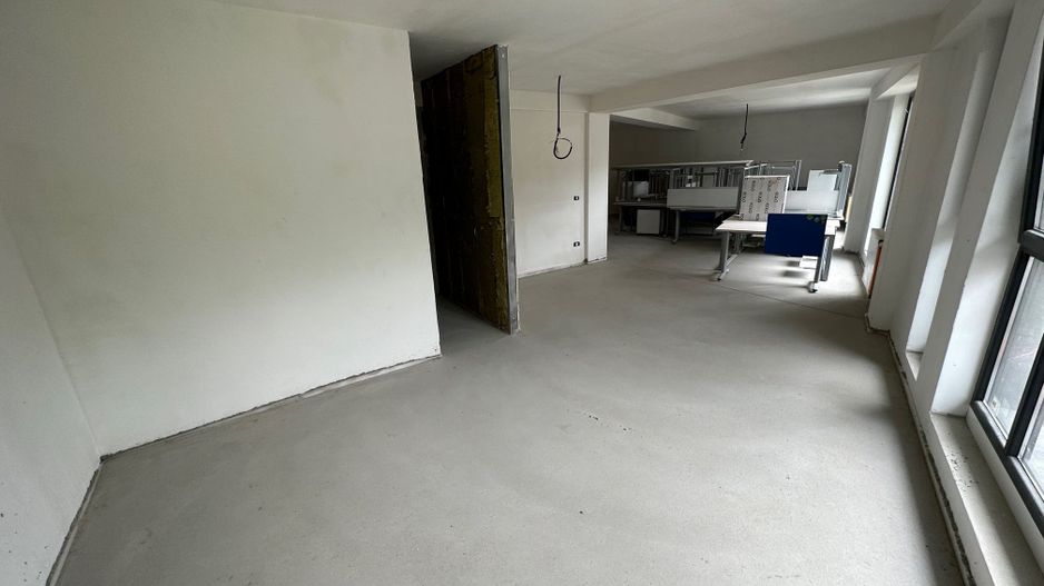 Cladire de birouri  Central pretabil activități medicale - Poză 22