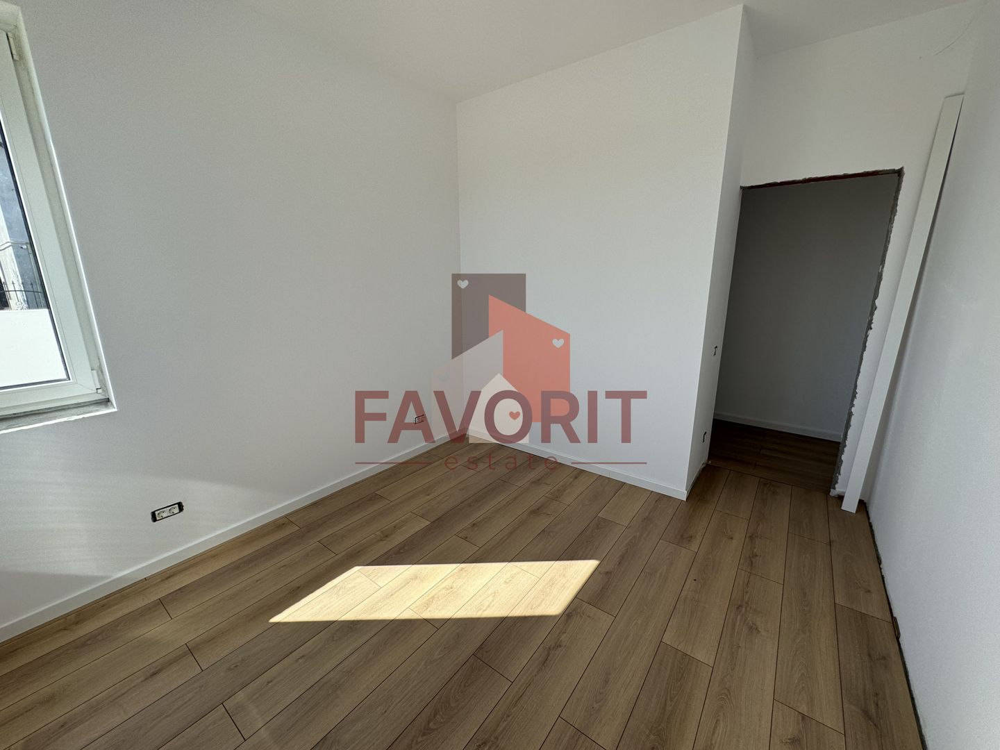 Finisat la cheie. Strada asfaltata. Zona Cora - Poză 5