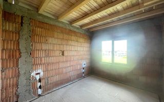 Duplex despartit prin camera tehnica, 3 dormitoare, Mosnita Noua - Poză 4