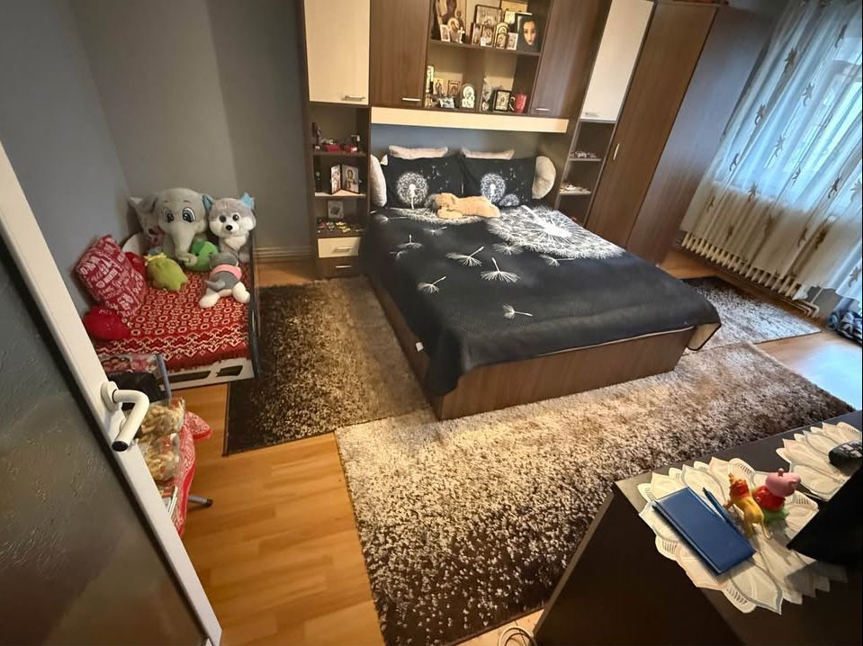 Apartament 4 camere, decomandat, Cetate, Mercur, 2 bai, pivnita - Poză 3