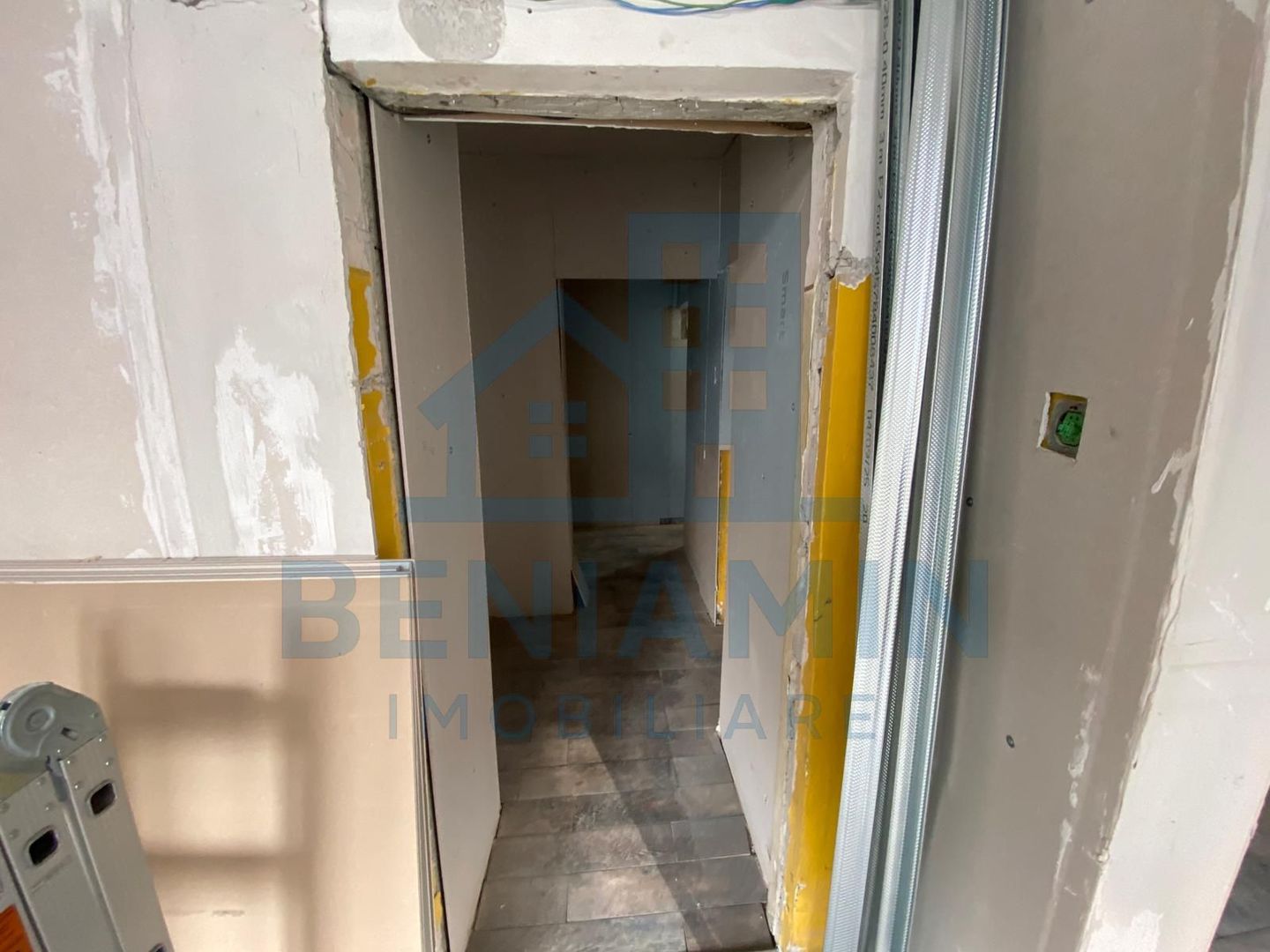 Spatiu comercial 44 mp, parter, renovabil dupa chirias, Craiovita - Poză 6
