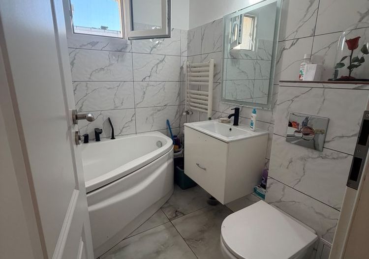 Vanzare Apartament 3 camere , 70 mp, renovat, centrală și 2 băi – Margeanului - Poză 6