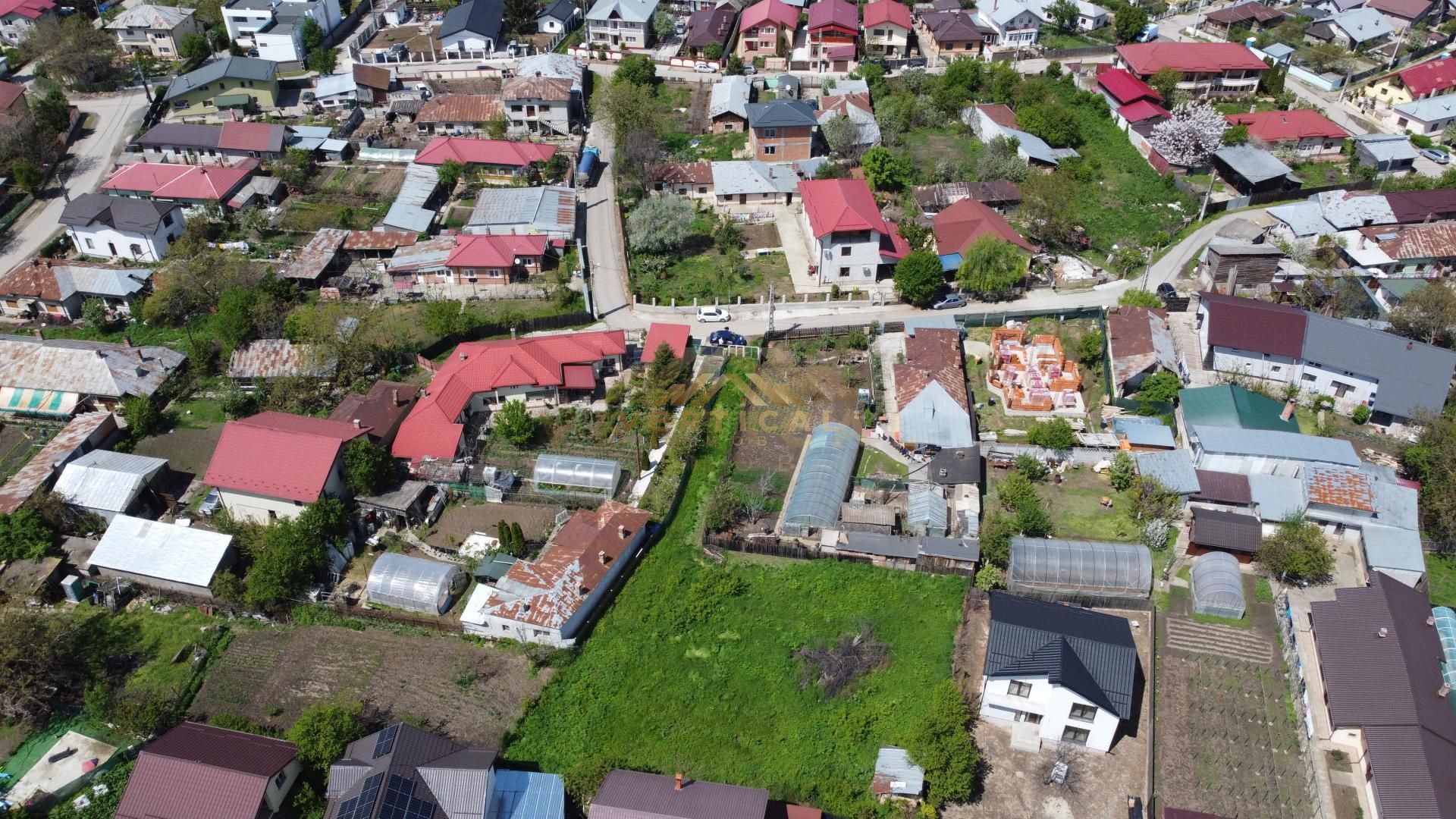 Afacere!!! Teren intravilan - Urbanism pentru 3 case - Gaze si Curent - Poză 3