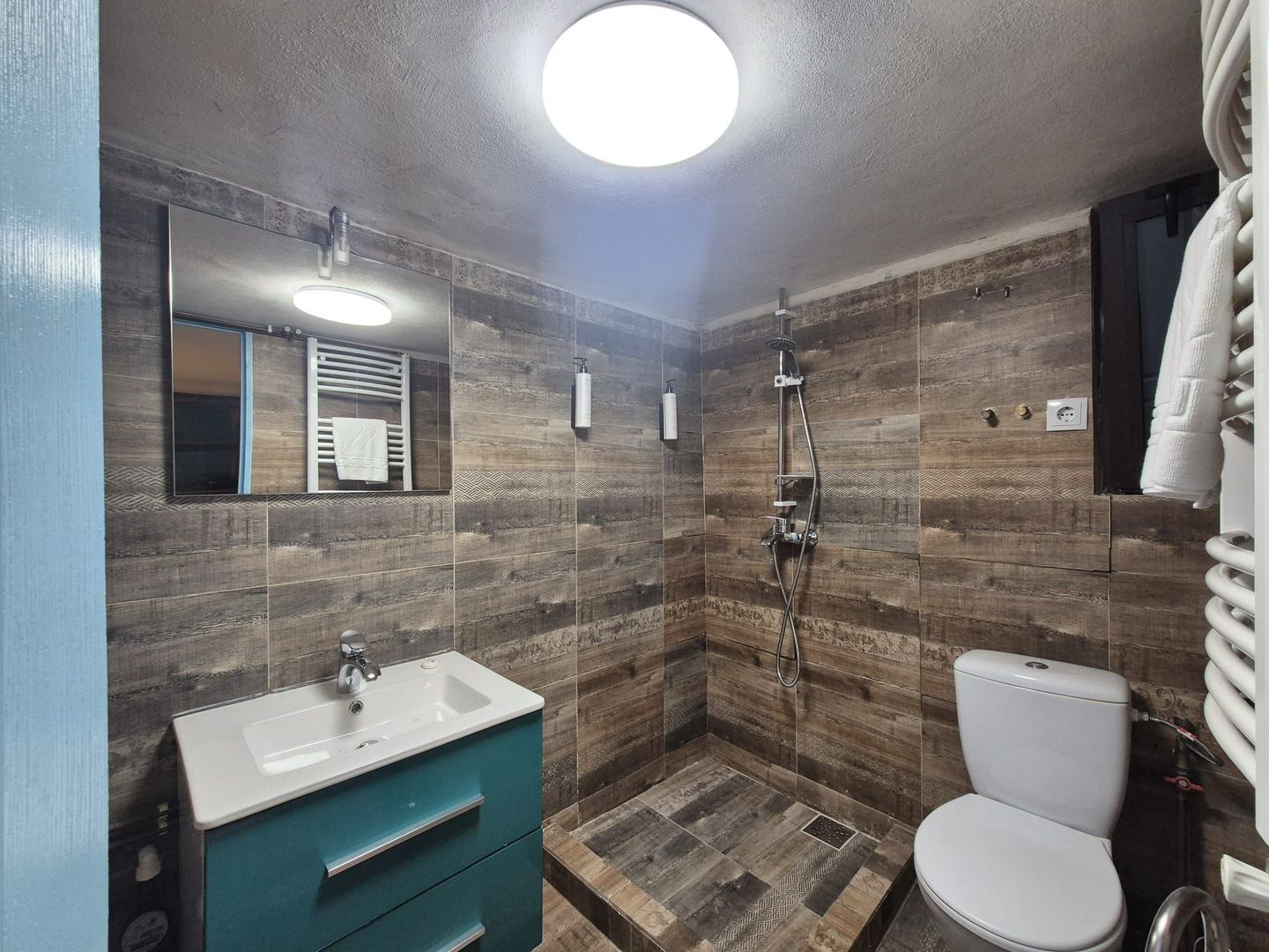 Exclusivitate - Zona Afi, garsonieră la casă - Poză 7