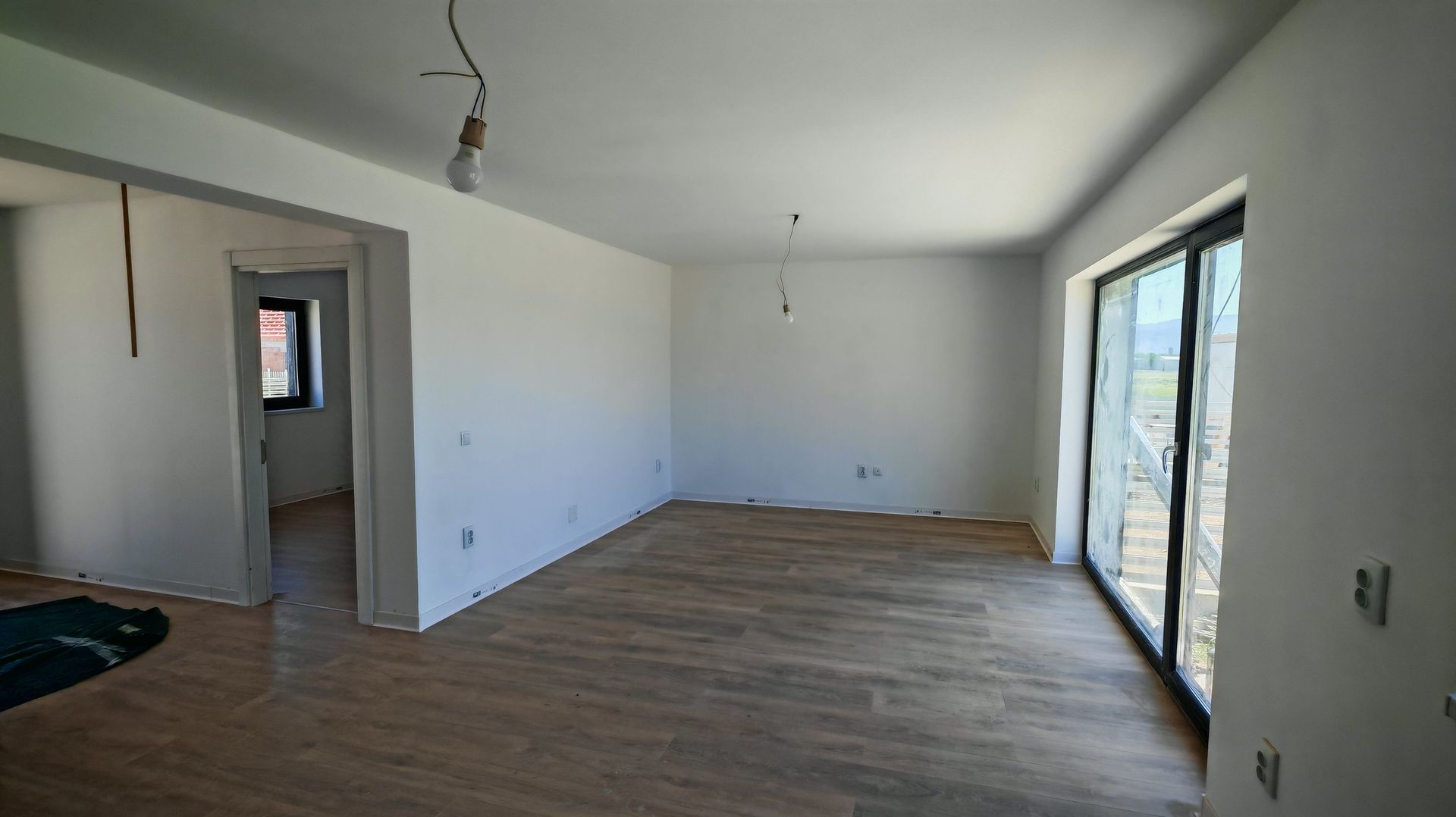 Casa individuala constructie NOUA Codlea,PARTER ,3 camere,curte 400 mp - Poză 1