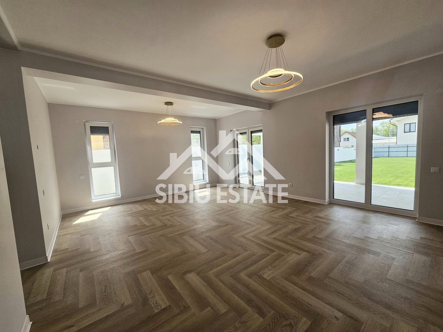 Casa gata de mutare,  finisata, curte mare amenajata Selimbar - Poză 4