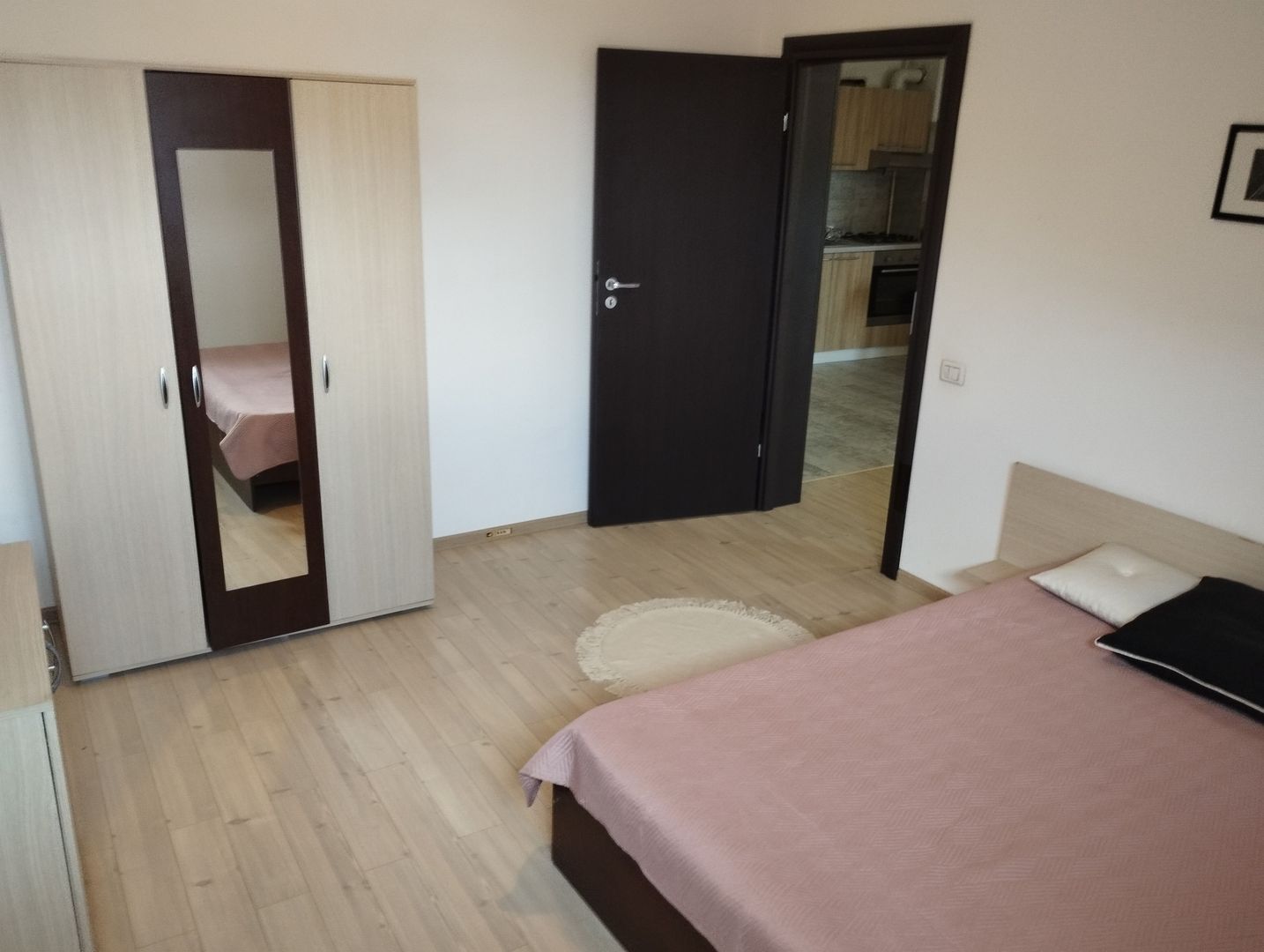 Apartament 2 Camere Mansarda Rezervelor Militari Residence - Poză 2