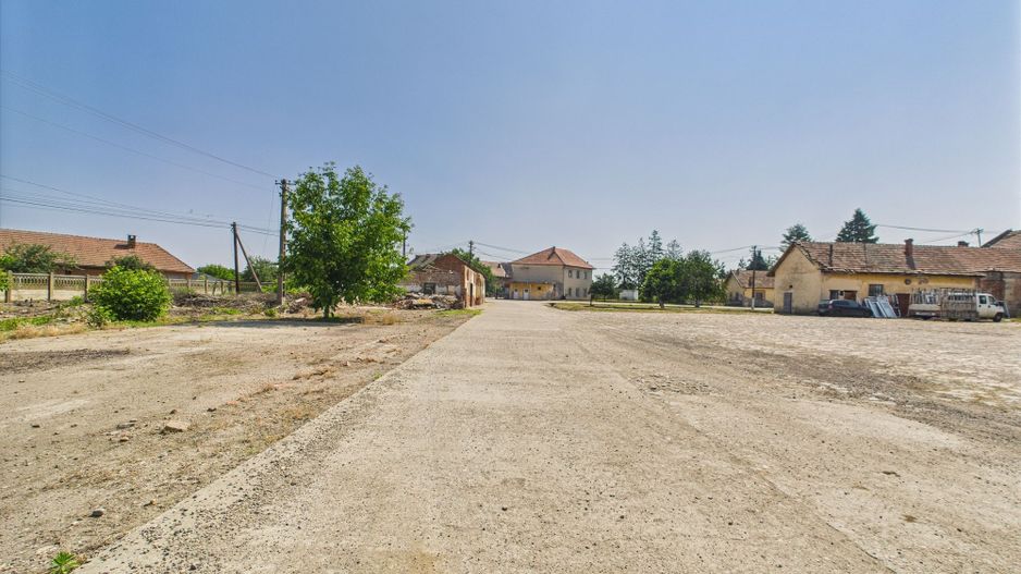 Complex industrial cu hale și teren  în Orțișoara - Poză 38