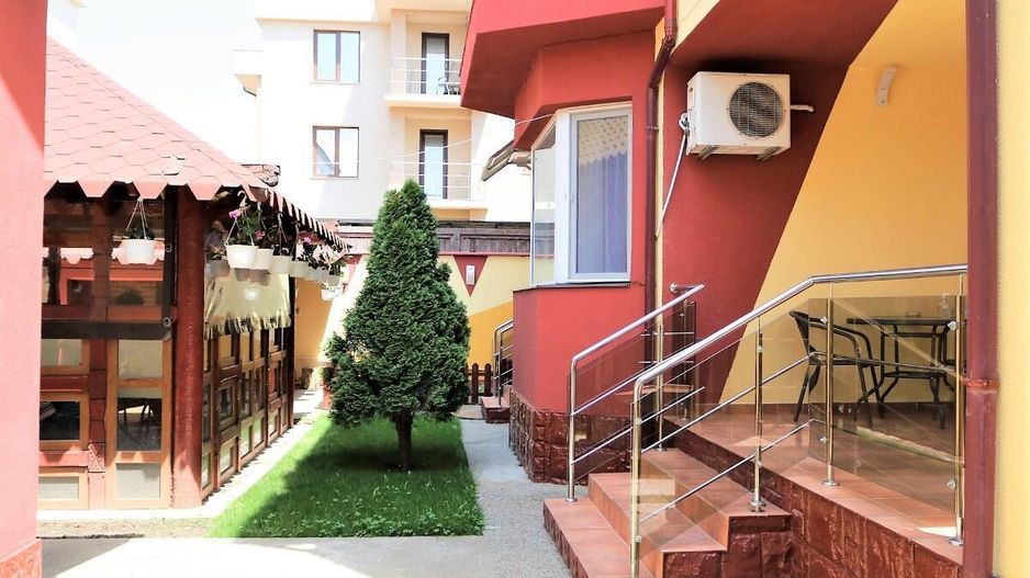 Mamaia Nord - Langa Mare, pensiune la cheie, 11 camere, 9 bai! - Poză 32
