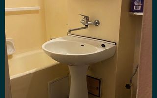 BRASADAS vinde garsoniera 36mp pe Ostrovului la etajul 3. - Poză 3