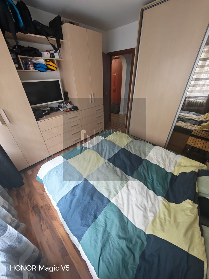 Apartament 3 camere decomandat An 1982 Anvelopat Etaj 1 Titan - Poză 3