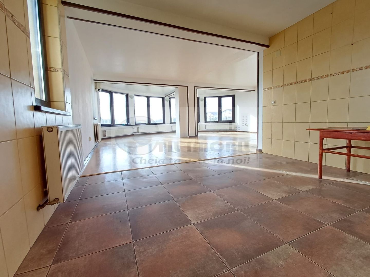 Casă spațioasă 5 camere | Valea Ursului La stradă principală | - Poză 4