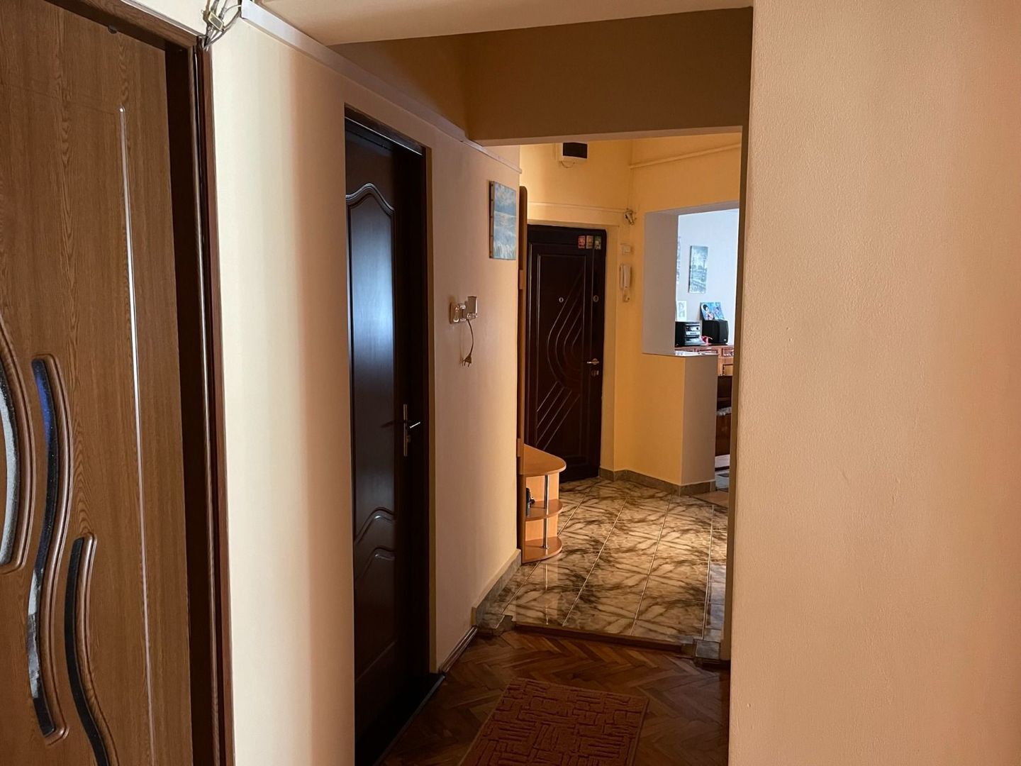 ageuropa.ro vinde apt. 4 cam 80mp la PARTER în zona CENTRALA. - Poză 8