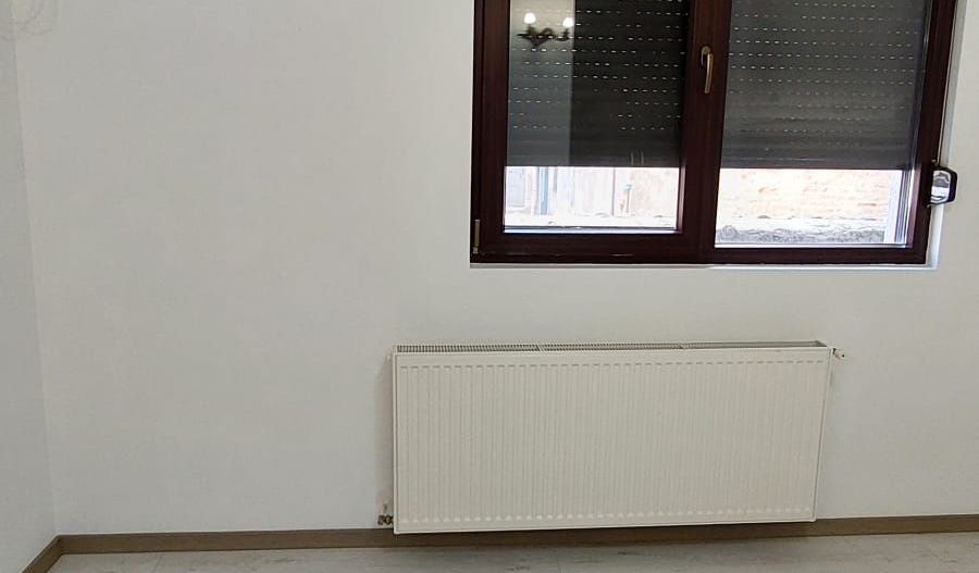 Închiriez apartament  2 camere- Piata Unirii, parțial mobilat - Poză 3