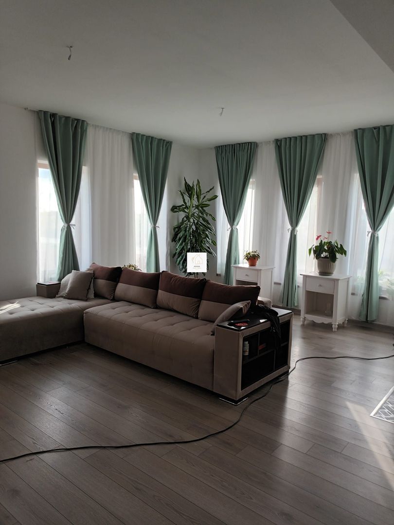 Casa Adunatii Copaceni - Poză 2