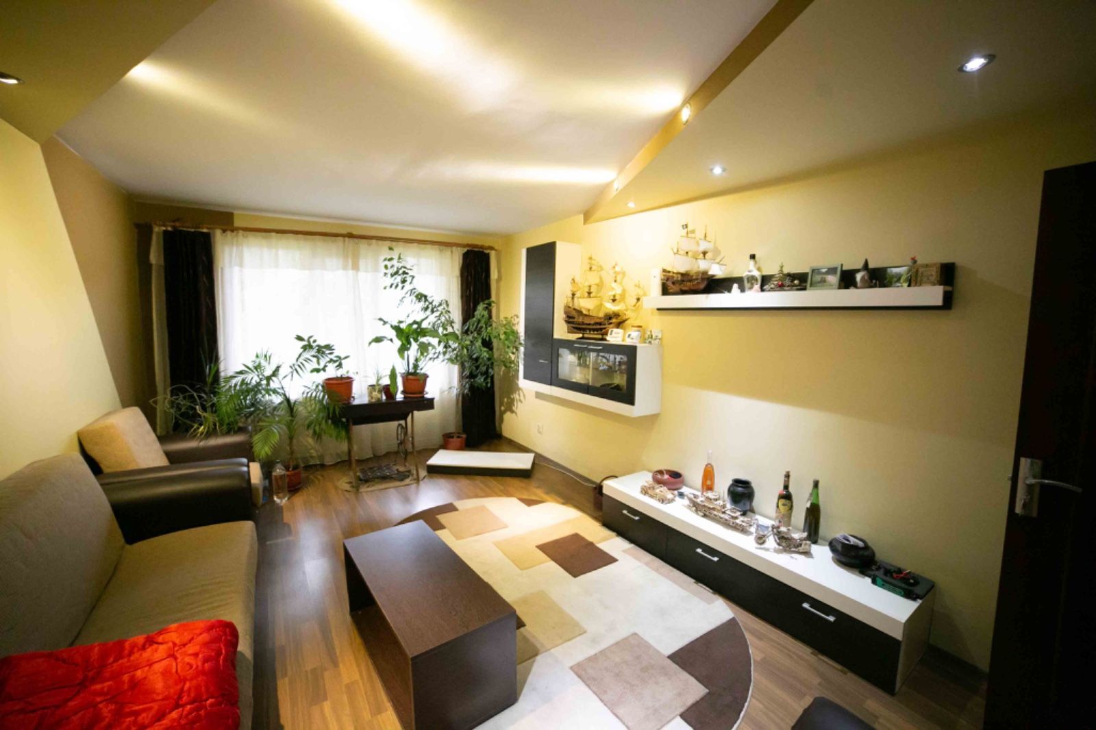 Apartament 3 camere, zona Harmanului - Poză 2