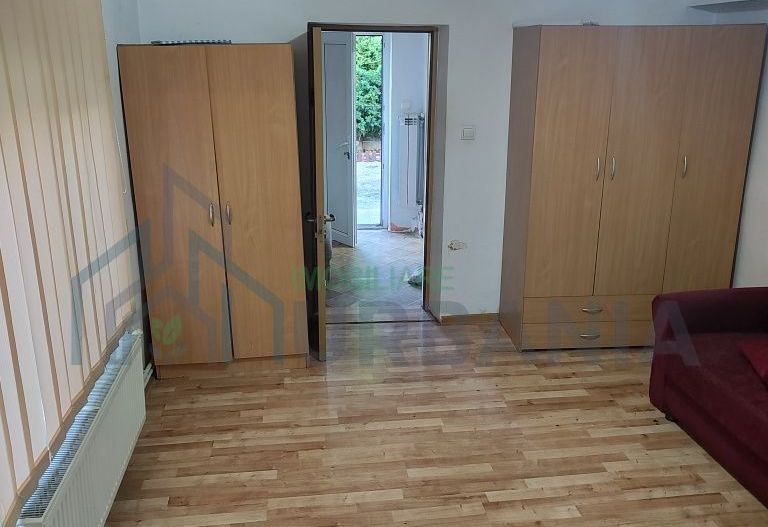 Casă de vânzare în Tătărași - Poză 3